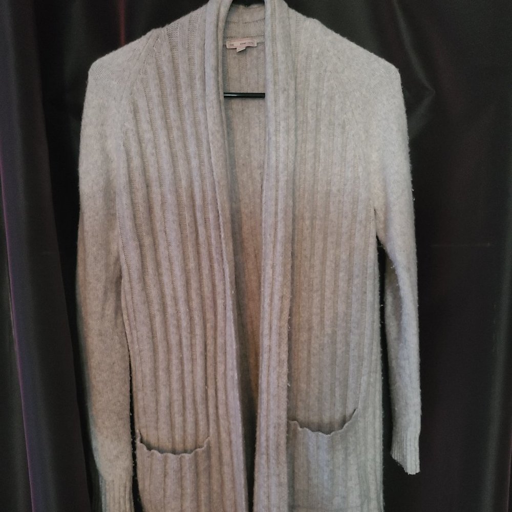 GAP Women's Gray Long-Sleeved Sweater Size XS/S